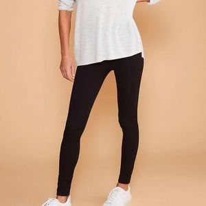 Lou & Grey Essential Leggings